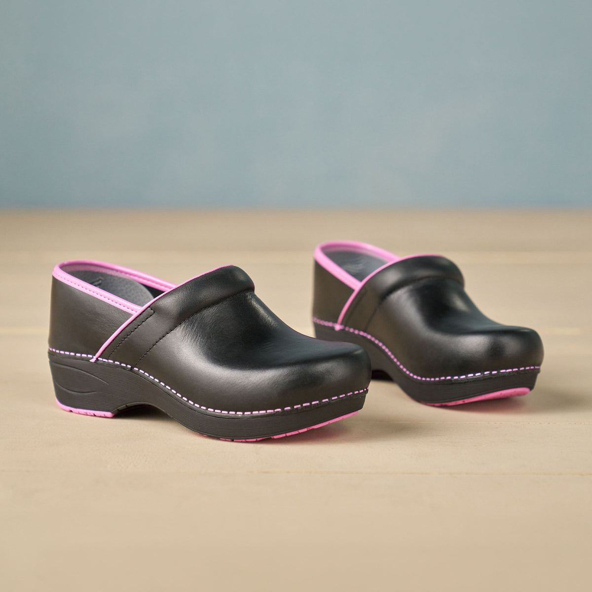 XP 2.0 Black/Pink Leather | Dansko Deals