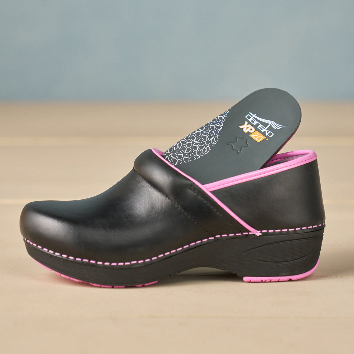 XP 2.0 Black/Pink Leather | Dansko Deals