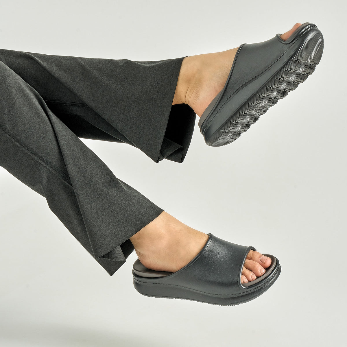 Devyn Black Molded | Dansko Signature