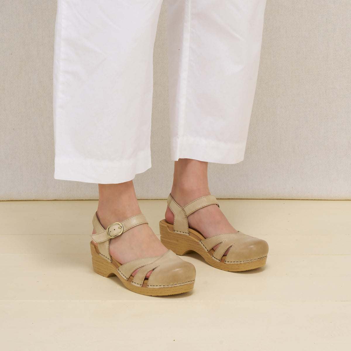 Margreta Biscotti Leather | Dansko Trending
