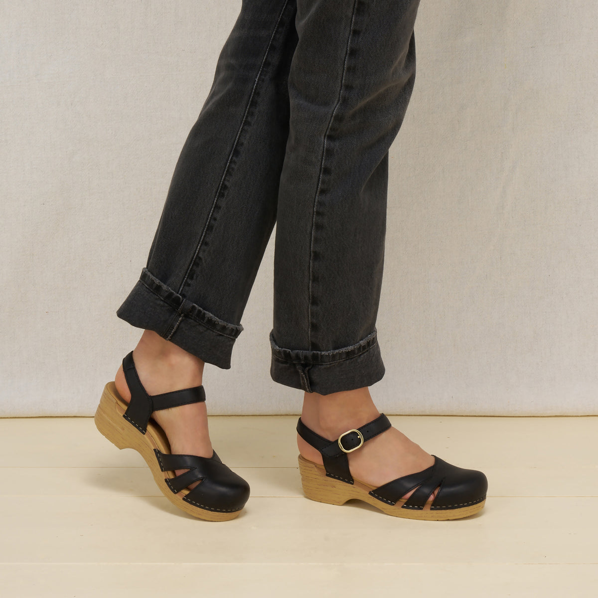Margreta Black Leather | Dansko Premium