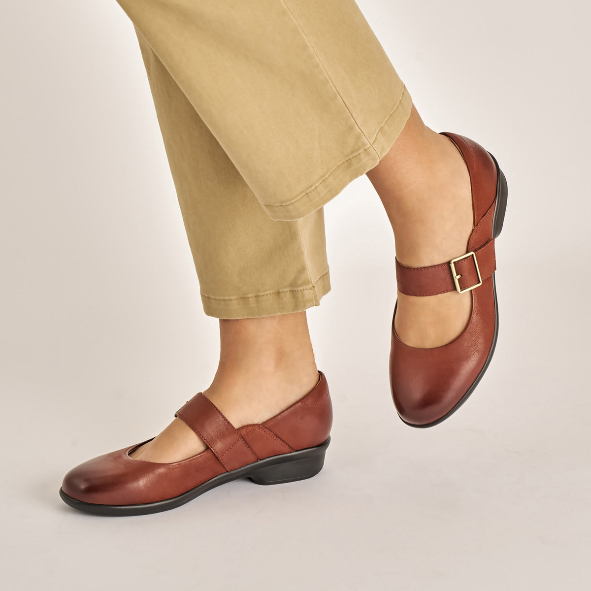 Collette Russet Burnished Nubuck | Dansko Classic