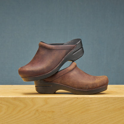 Sonja Antique Brown/Black | Dansko Top Pick