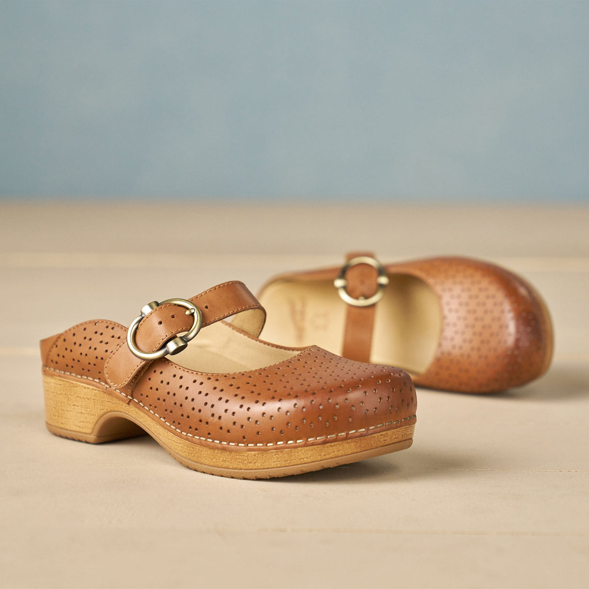 Blaire Clog Tan | Dansko Exclusive