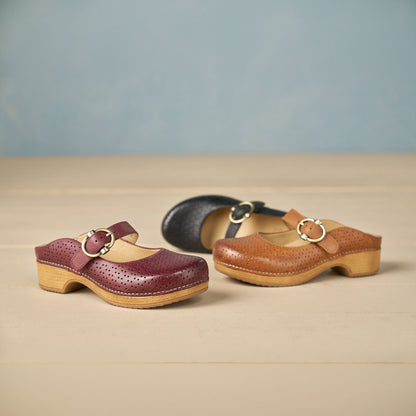 Blaire Clog Black | Dansko Quality