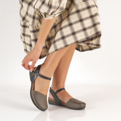 Rowan Grey/Pewter Leather | Dansko Classic