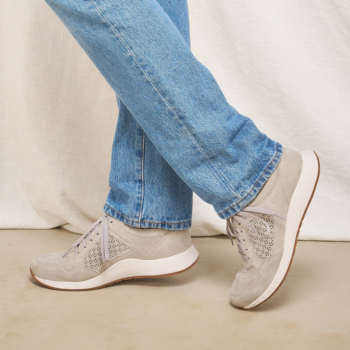 Catie Grey Suede | Dansko New