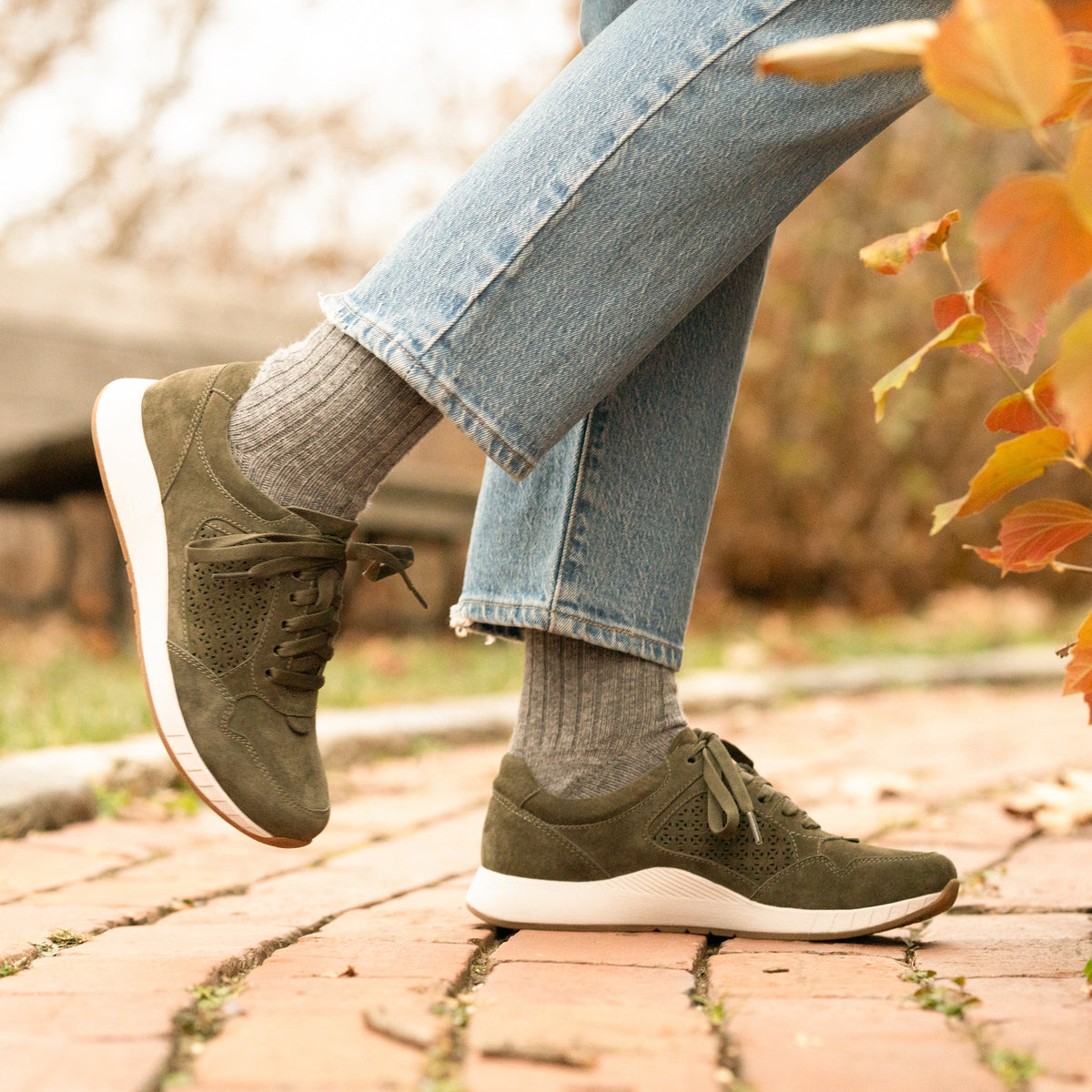 Catie Olive Suede | Dansko Quality