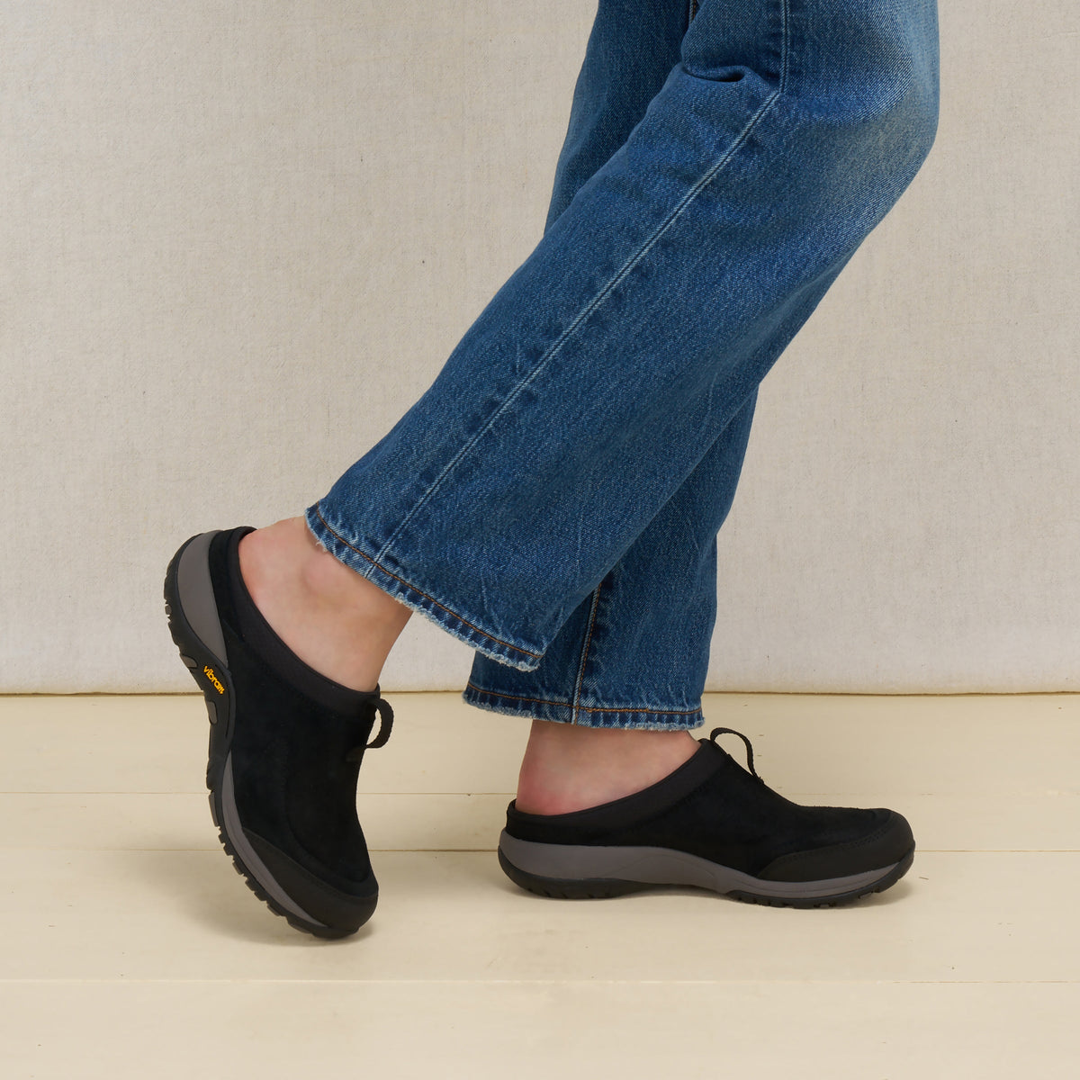 Pia Black Leather | Dansko Recommended