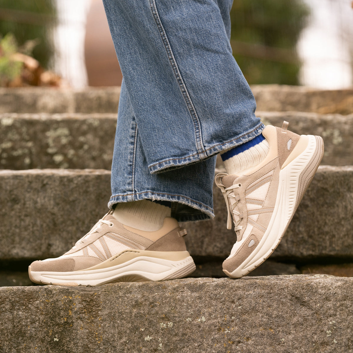 Poppy Dune Suede | Dansko Value