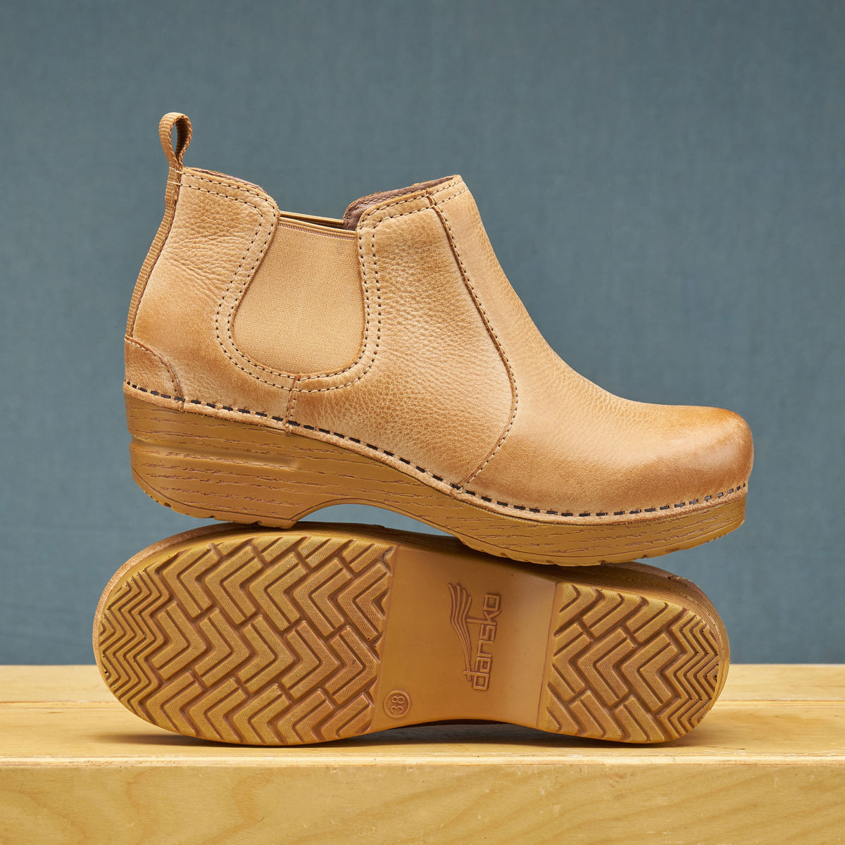 Frankie Honey Distressed | Dansko Featured