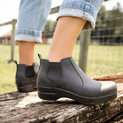 Frankie Black Oiled | Dansko Trending
