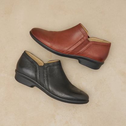 Cheryl Black Burnished Nubuck | Dansko Classic