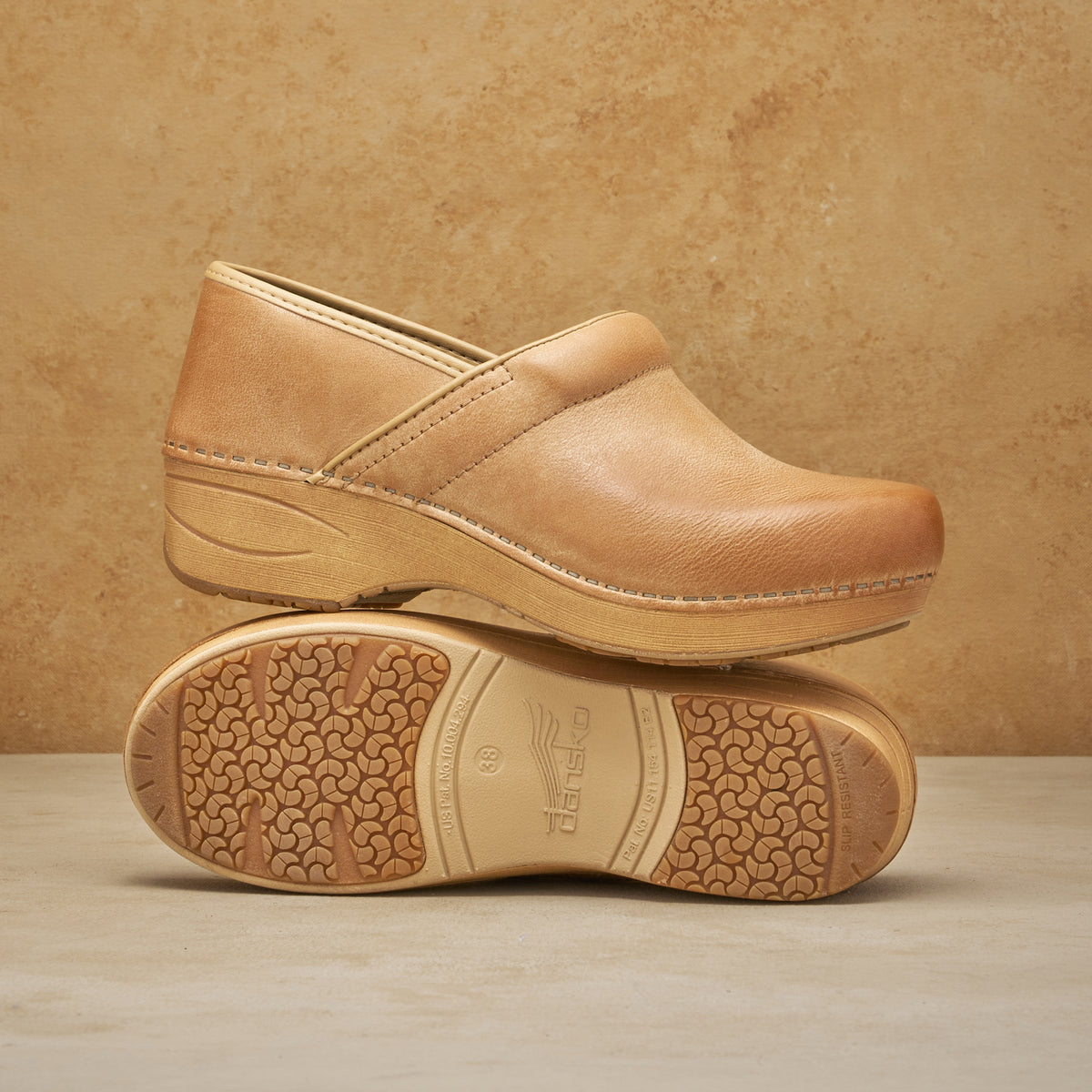 Wide XP 2.0 Honey Distressed | Dansko Signature