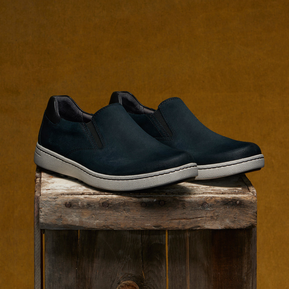 Trent Black Burnished Suede | Dansko Discount