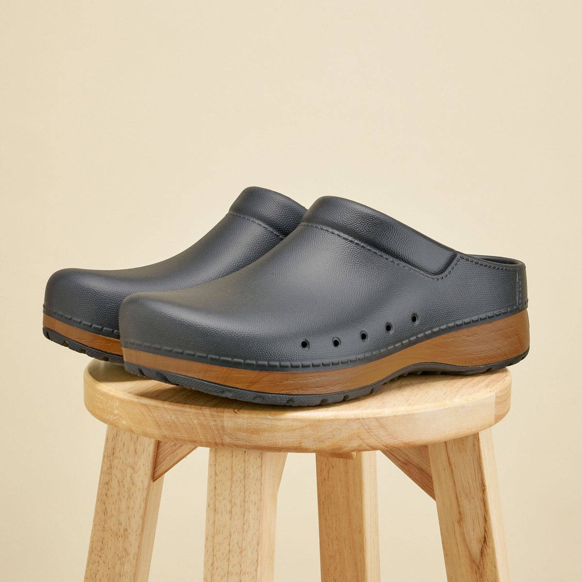 Kane Mens Black Mule | Dansko Trending