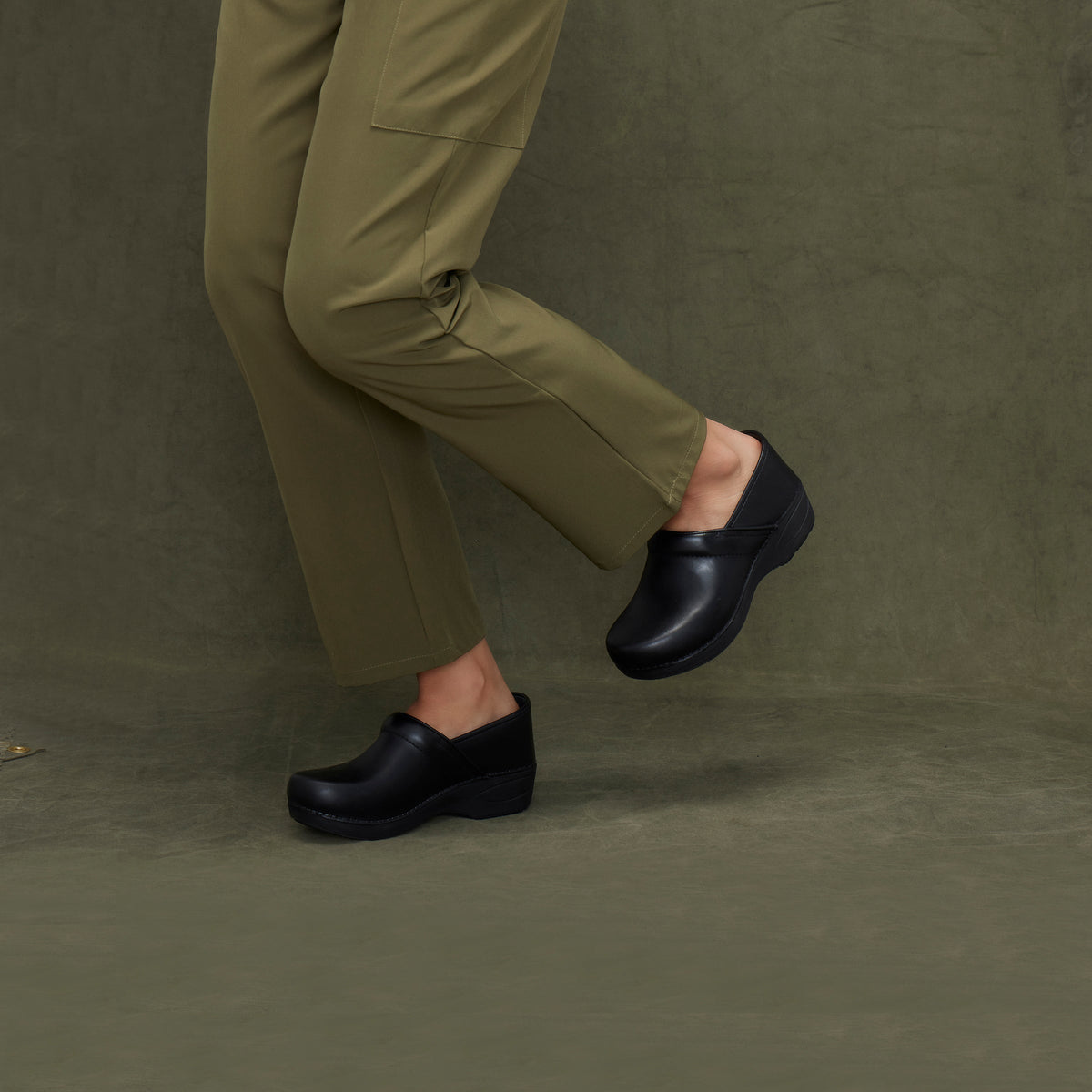 XP 2.0 Black Waterproof Pull Up | Dansko Smart Buy