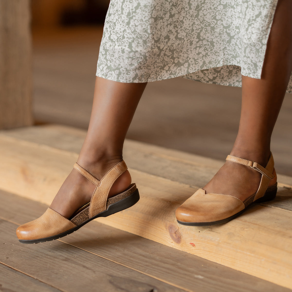 Rowan Honey Distressed | Dansko Smart Buy