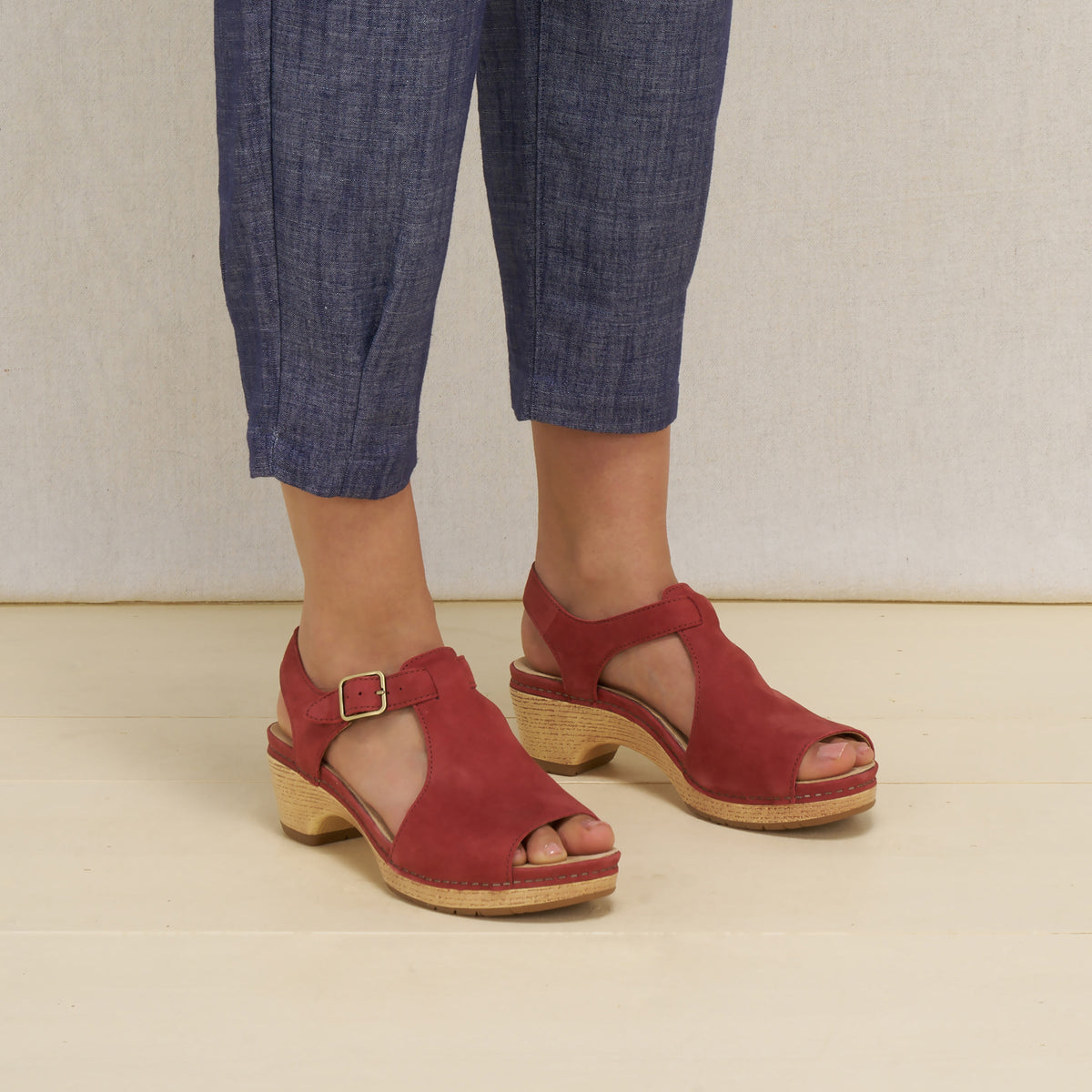 Laverne Paprika Nubuck | Dansko Quality