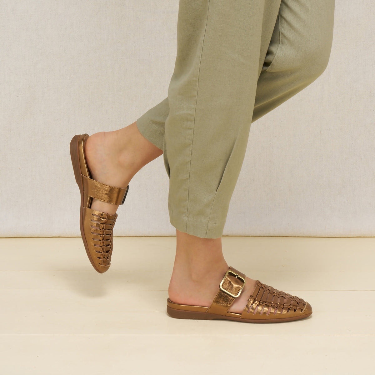 Leilani Bronze Metallic | Dansko Discount