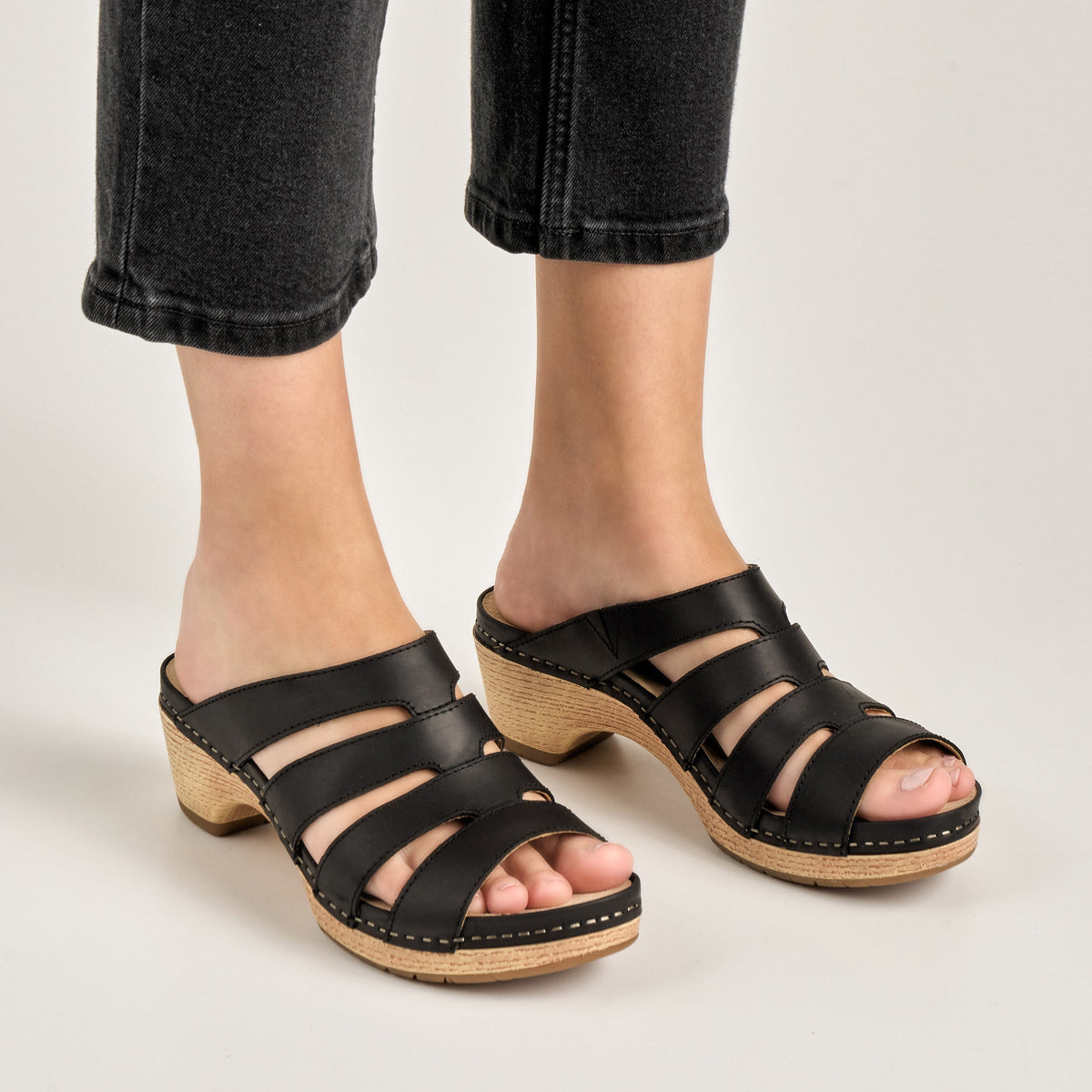 Lyndi Black Oiled Pull Up | Dansko Great Value