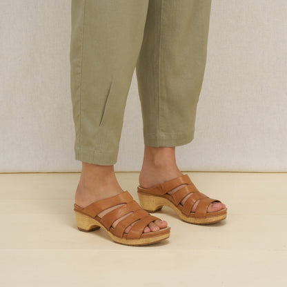 Lyndi Natural Leather | Dansko Trending