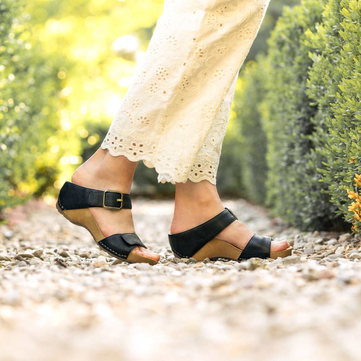 Tanya Black Milled Burnished | Dansko Value