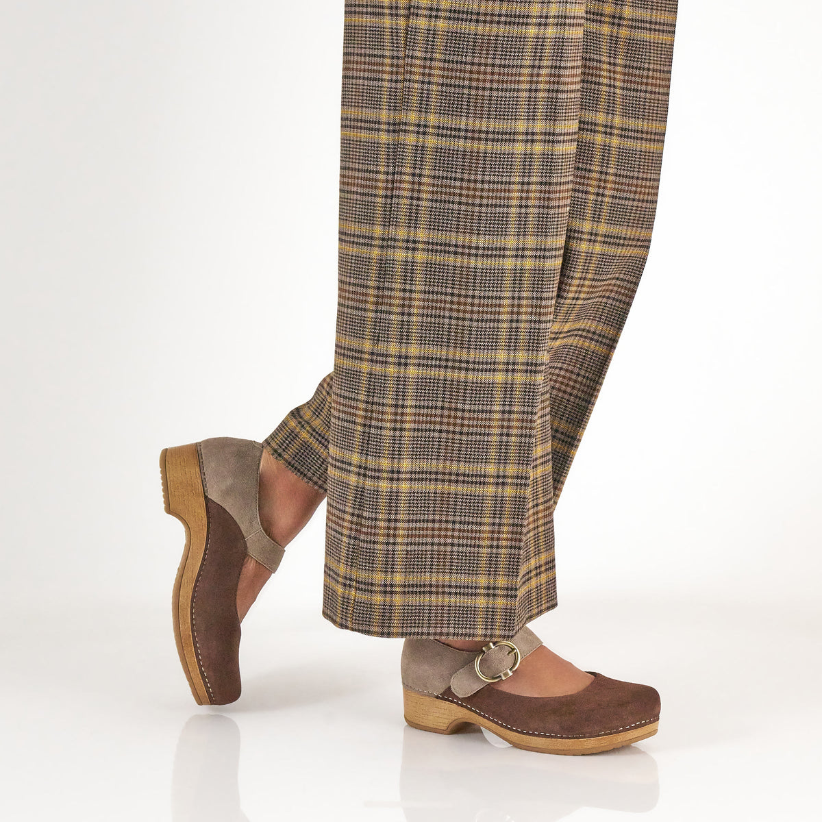 Bonny Mary Jane Chocolate/Taupe | Dansko Popular