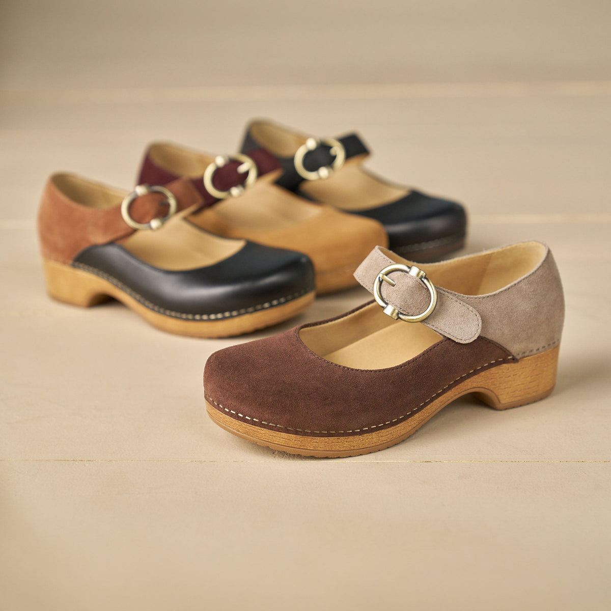 Bonny Mary Jane Chocolate/Taupe | Dansko Popular