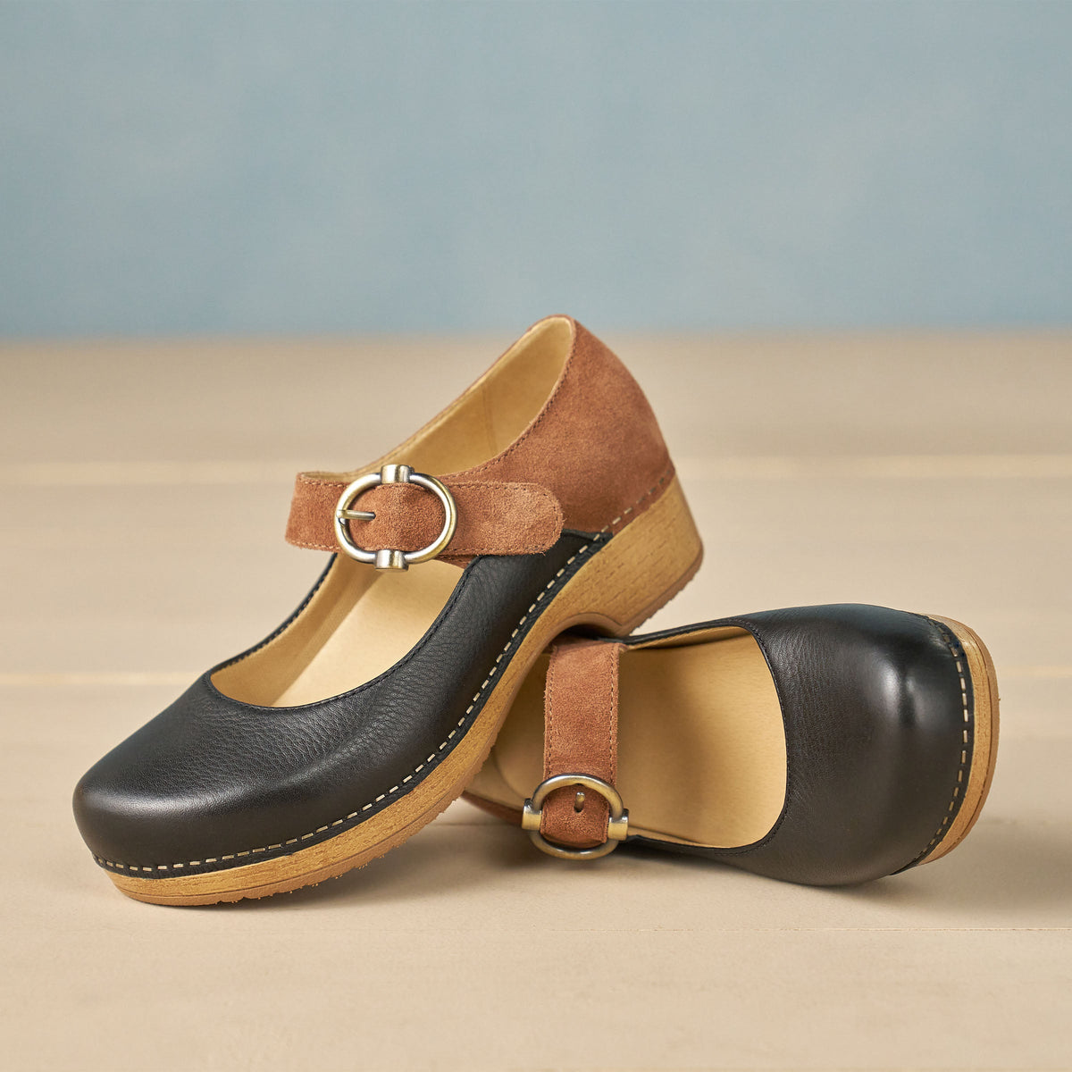 Bonny Mary Jane Black/Luggage | Dansko Exclusive