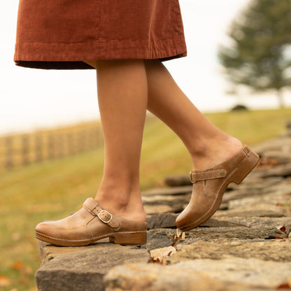 Millie Tan Waxy Brush Off | Dansko Popular