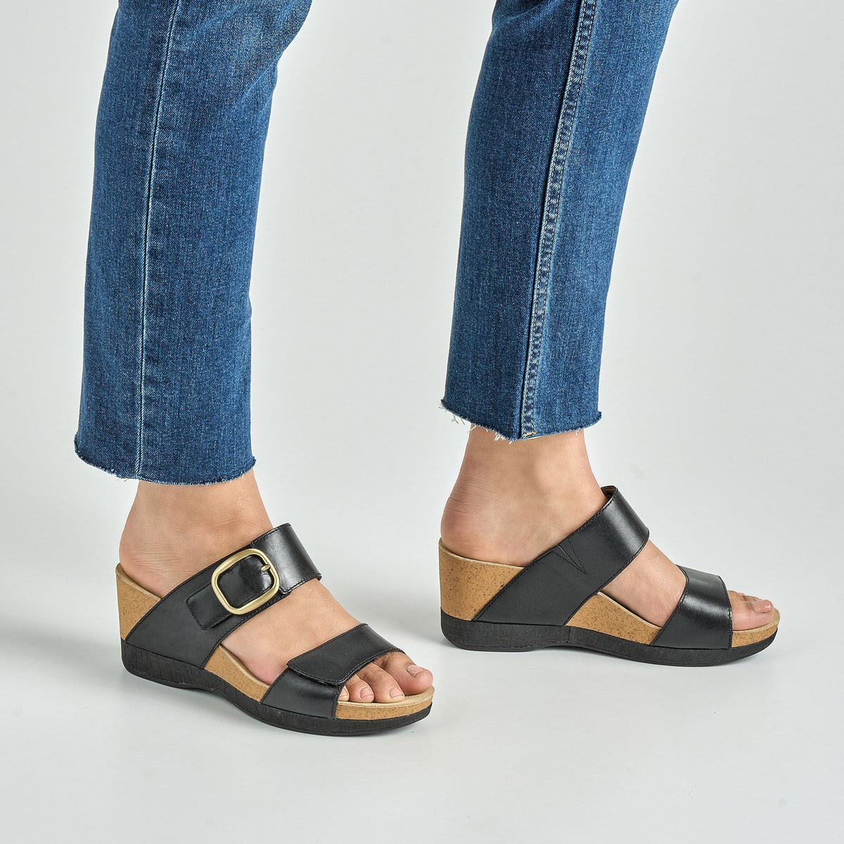 Shannon Black Burnished Nappa | Dansko Essential