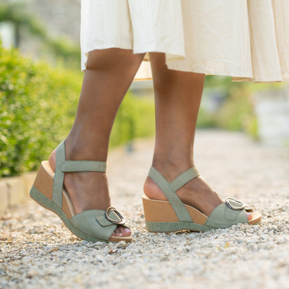 Stella Sage Milled Nubuck | Dansko Exclusive