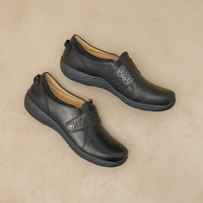 Sallie Wide Black Waxy Burnished | Dansko Value