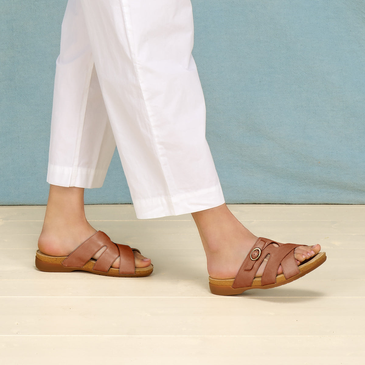 Regan Toffee Leather | Dansko Smart Buy