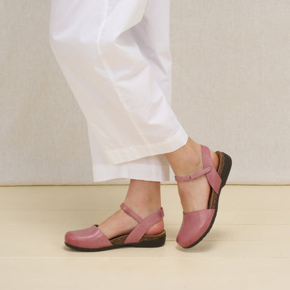 Rowan Pink Leather | Dansko Deals