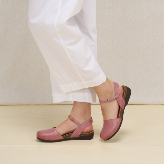 Rowan Pink Leather | Dansko Deals