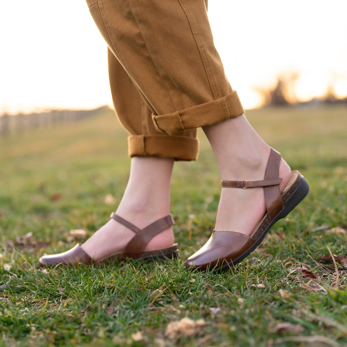 Rowan Tan Waxy Burnished | Dansko Exclusive