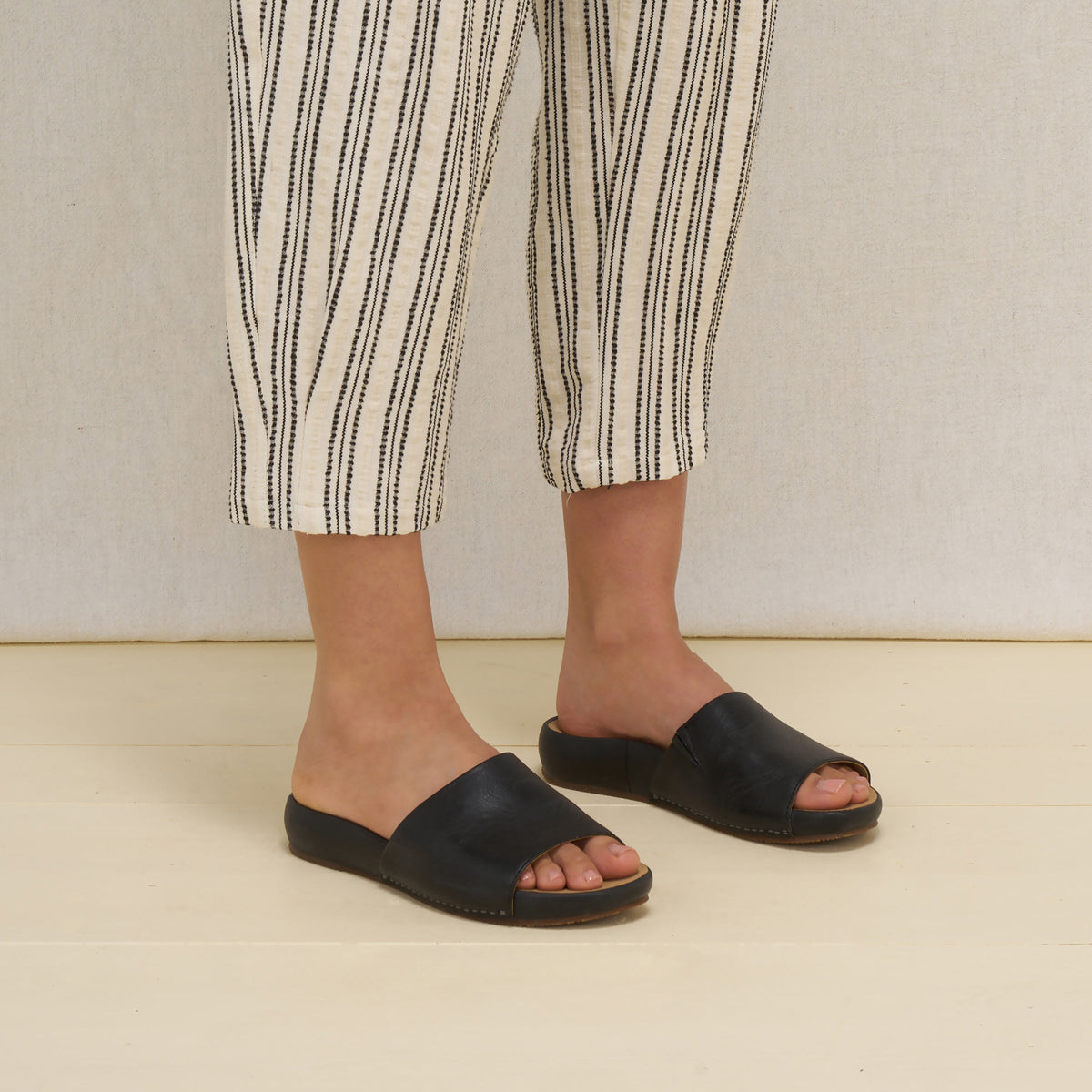 Twyla Black Leather | Dansko Everyday