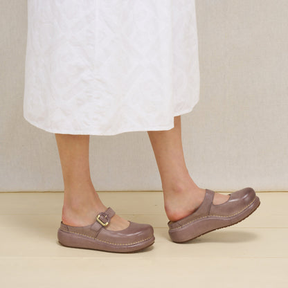 Kimberly Dusty Lilac Leather | Dansko Top Pick